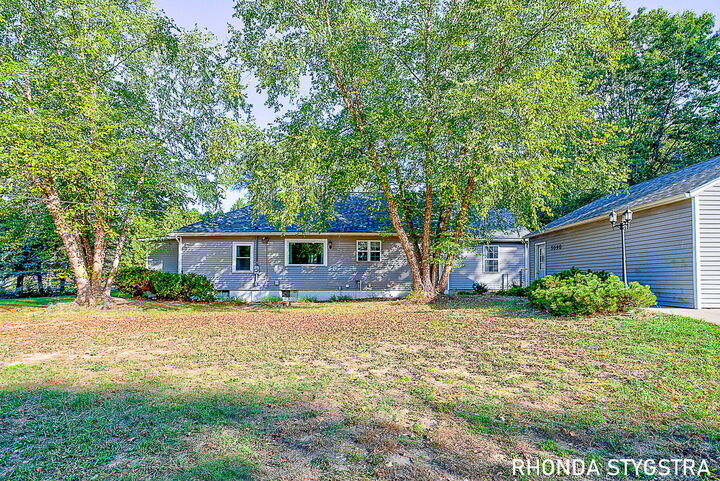 Property Photo: 5090 Wakefield Avenue NE MI 49321