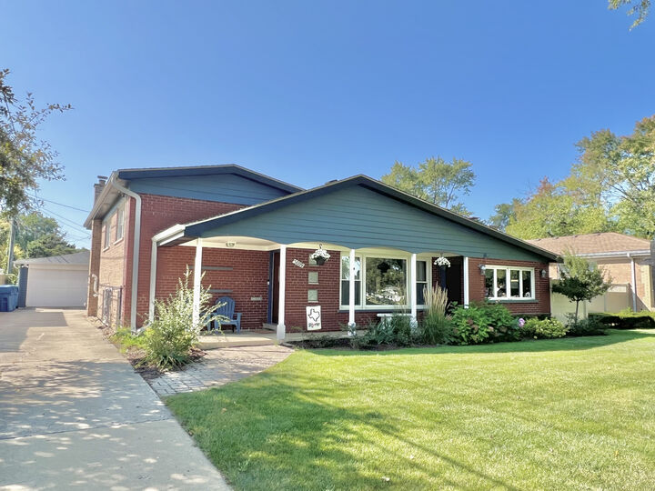 Property Photo:  5009 W 105th Street  IL 60453 