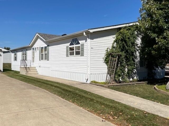 Property Photo:  895 Cherry Street  IL 60950 