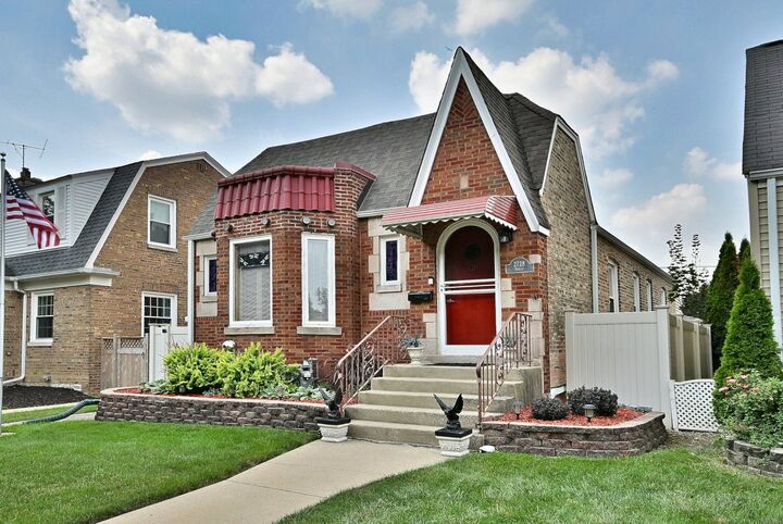 Property Photo: 2728 Spruce Street IL 60171