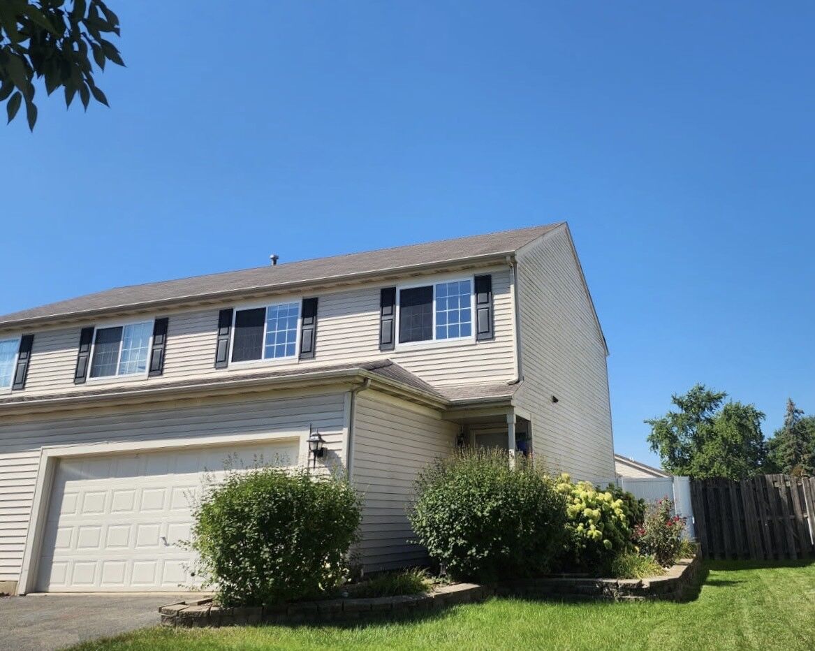 Property Photo: 1525 Peachtree Lane 2 IL 60441