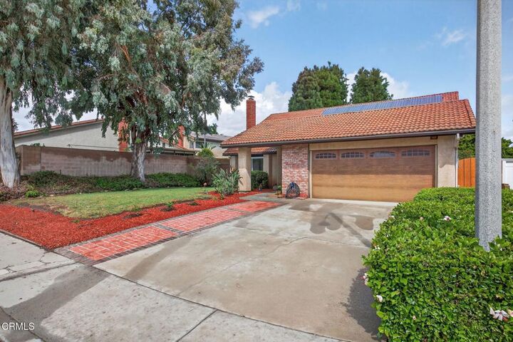 Property Photo: 814 Danbury Court CA 93004