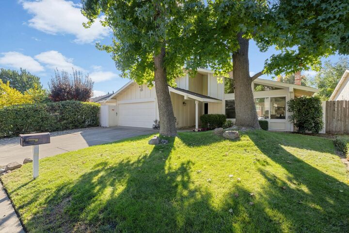 Property Photo: 2579 Rio Bravo Circle CA 95826