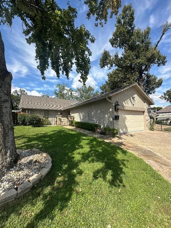 Property Photo:  1828 Willow Point Drive  LA 71119