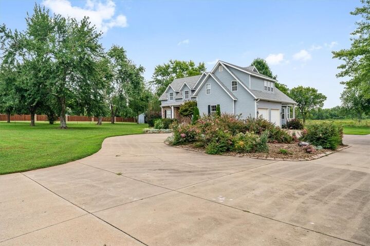 Property Photo: 2235 S Dixieland Road AR 72758