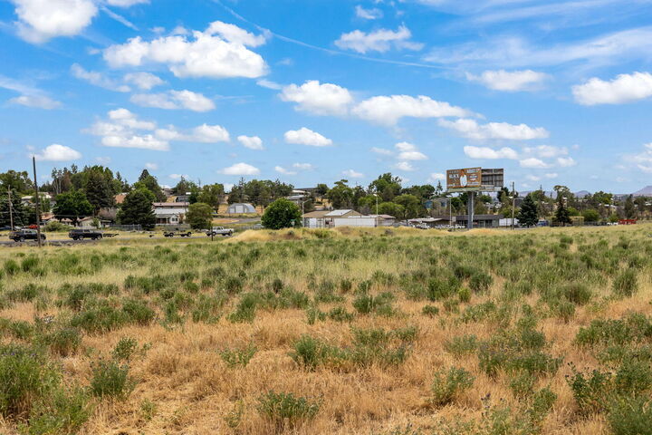 Property Photo:  Hwy 97 Tl401  OR 97741 