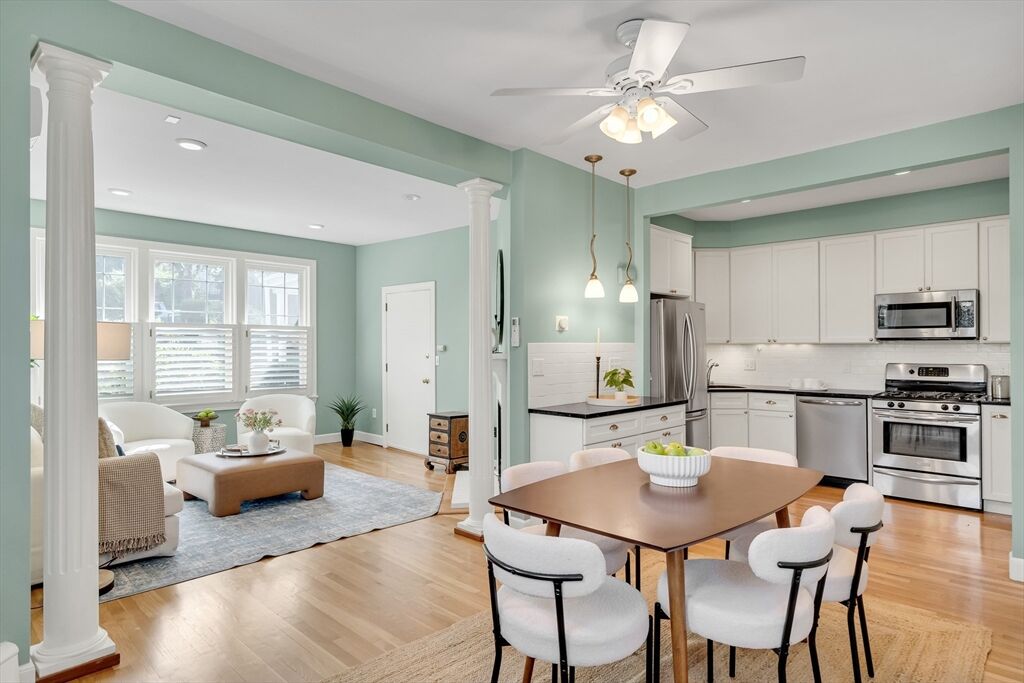 Property Photo:  79 Chestnut St 2  MA 02465 