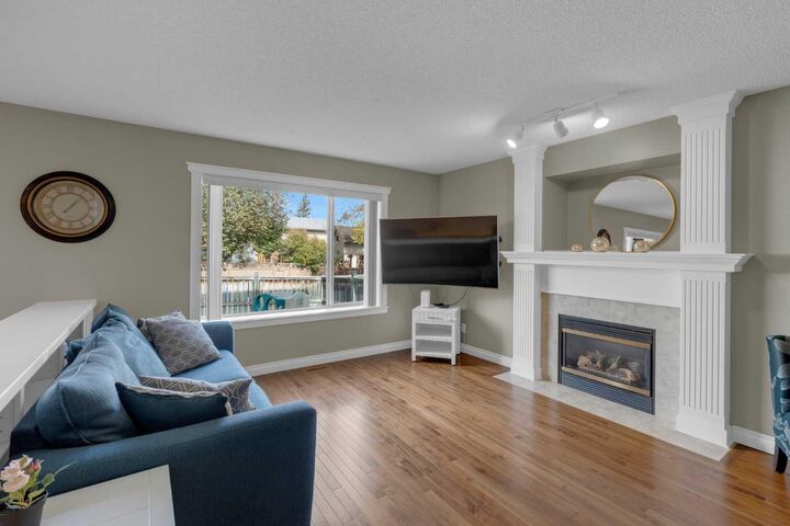 Photo de la propriété: 99 Macewan Park Road NW AB T3K 3G9