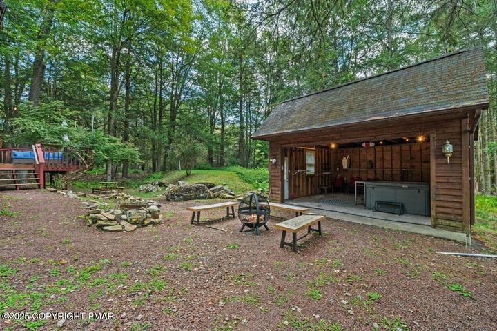 Property Photo:  512 Sir Jeoffrey Court  PA 18347