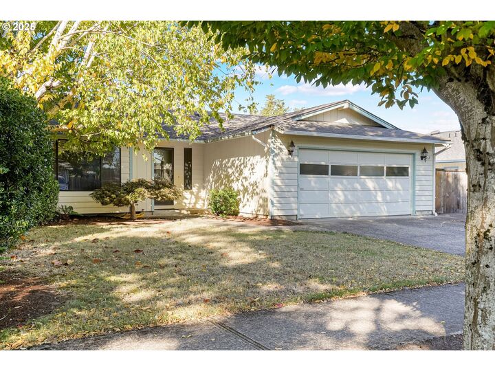 Property Photo: 2463 47th Ave NE OR 97305