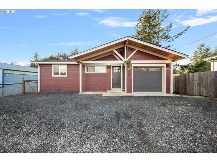 1955 28th St  Coos Bay OR 97420 photo