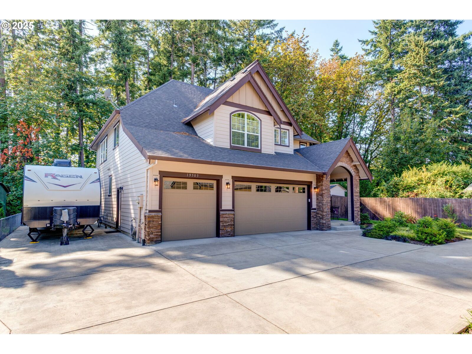Property Photo:  19503 SE Kay St  OR 97267 