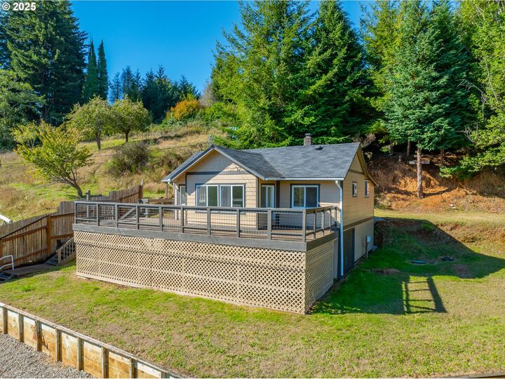 Property Photo:  62780 Flagstaff Rd  OR 97420