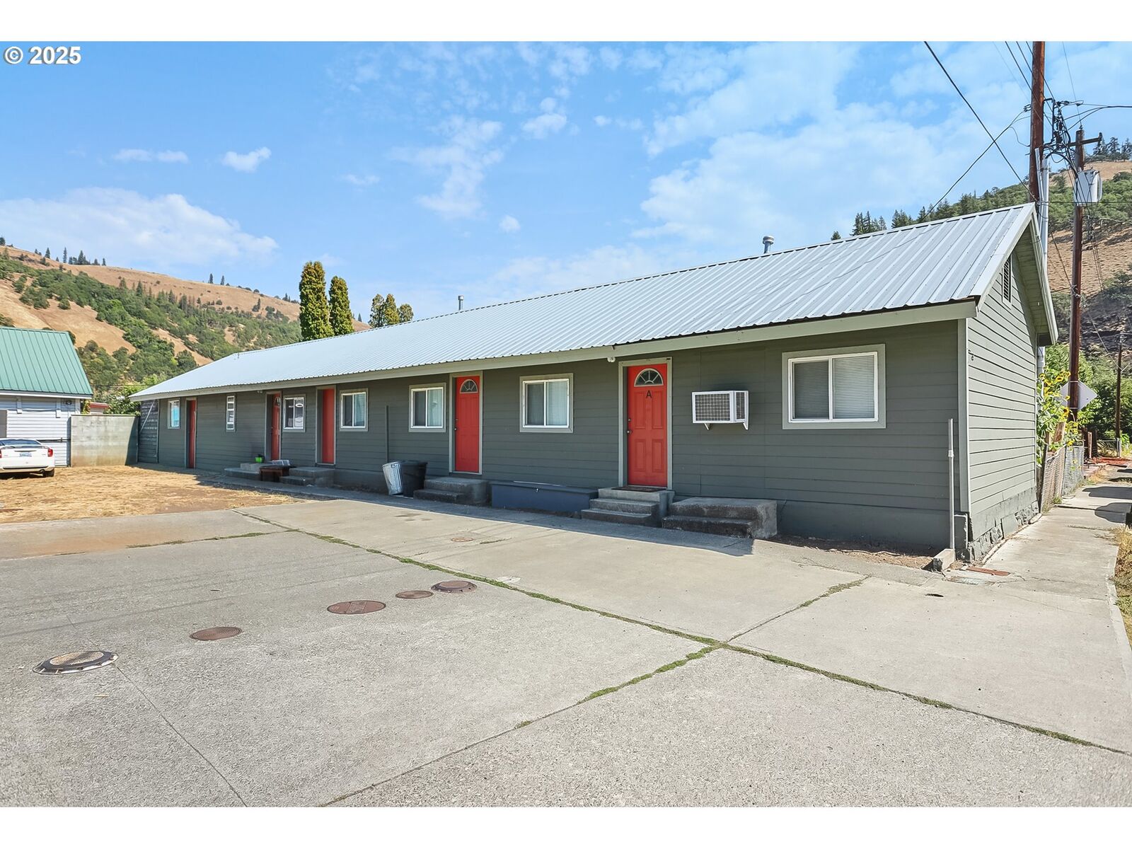 Property Photo:  101 N Main St  WA 98628 