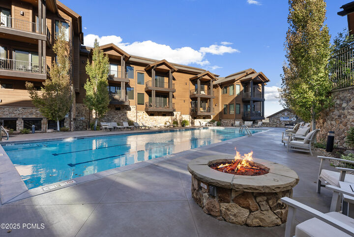 Property Photo: 4273 Willow Draw Road 604 UT 84098