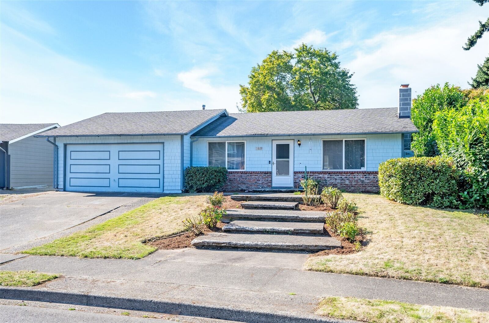 Property Photo: 1809 Pike Street NE WA 98002