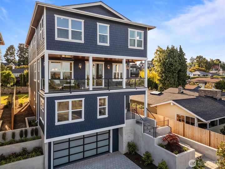 2571  26th Avenue W  Seattle WA 98199 photo