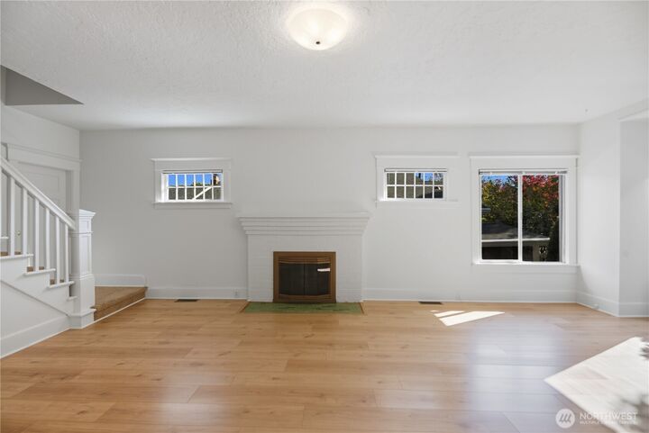 Property Photo: 2614 E Spring Street WA 98122