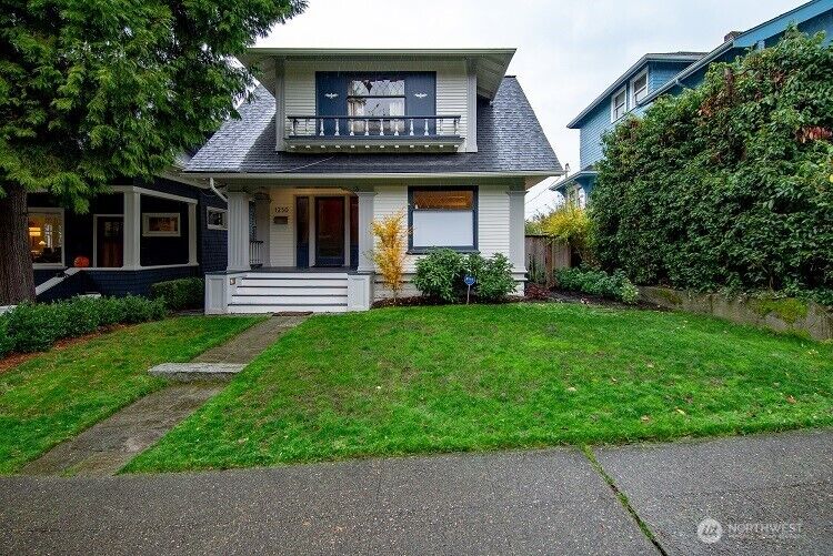 Property Photo: 1250 16th Avenue E WA 98112