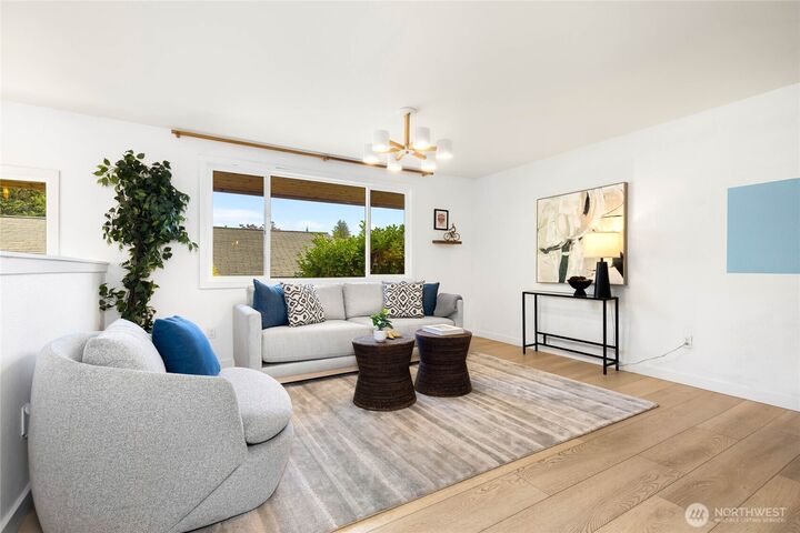 Property Photo: 4031 30th Avenue S B WA 98108