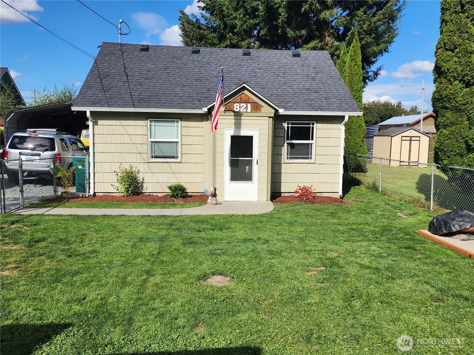 Property Photo: 821 W Garfield Street WA 98273