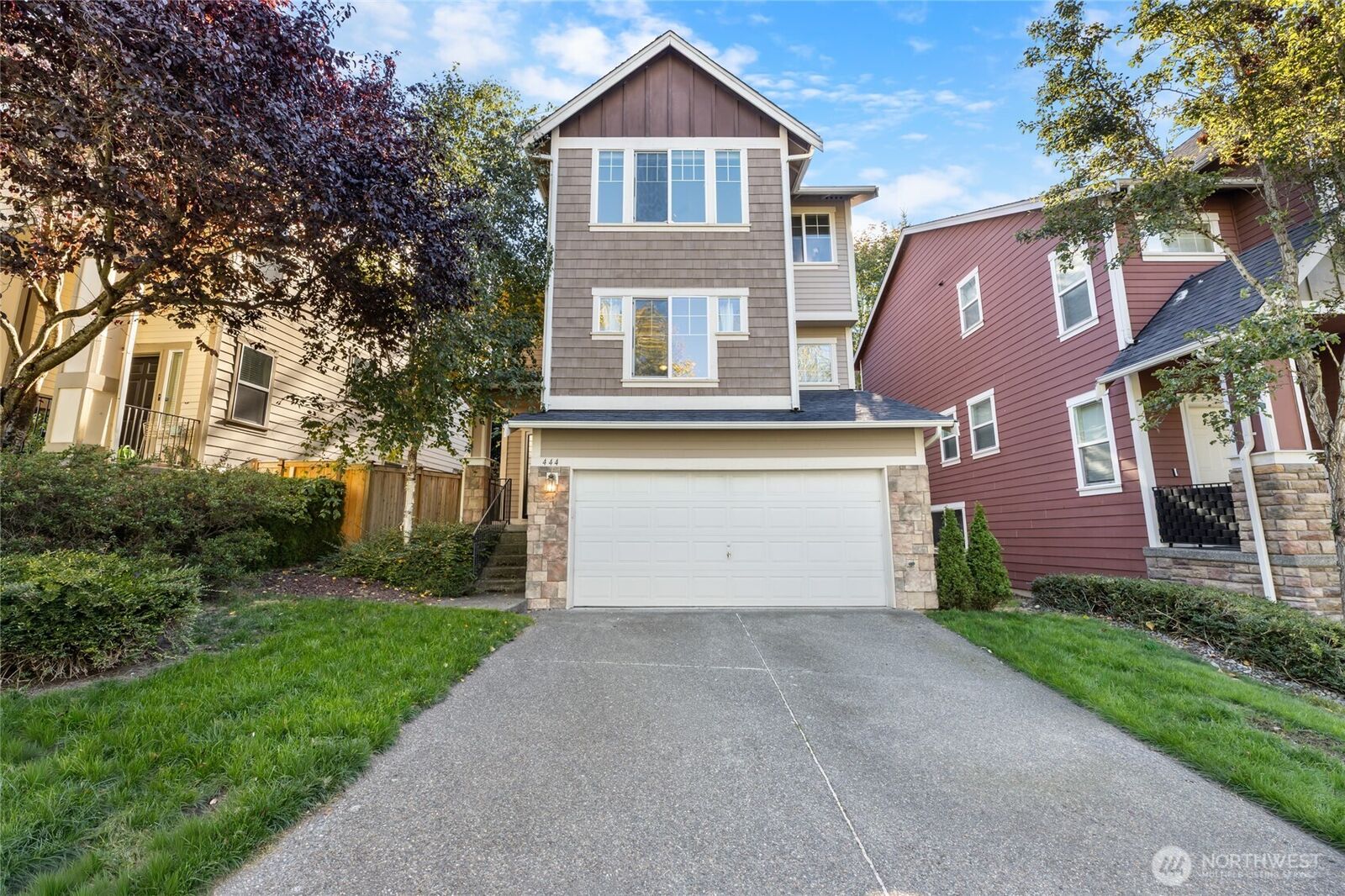 Property Photo:  444  50th Street SE  WA 98092