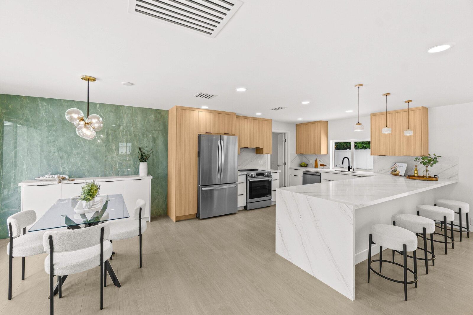 Property Photo:  723 SW 25th Avenue  FL 33435 