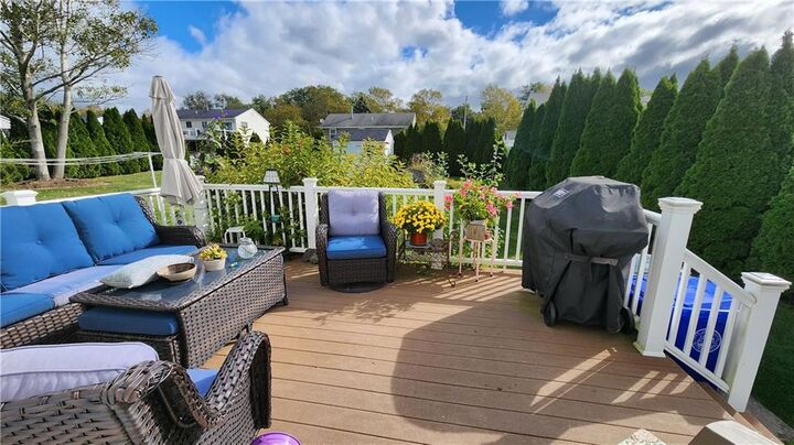Property Photo:  27 Hamlet Court  RI 02809 