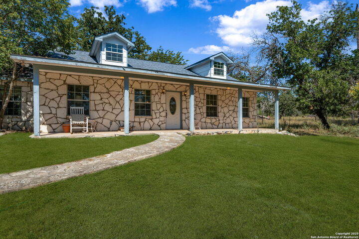 Property Photo:  801 Orchard Park  TX 78055 