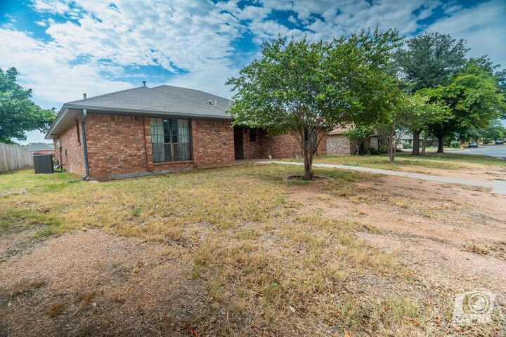 Property Photo: 4205 Shefflera Dr TX 76904
