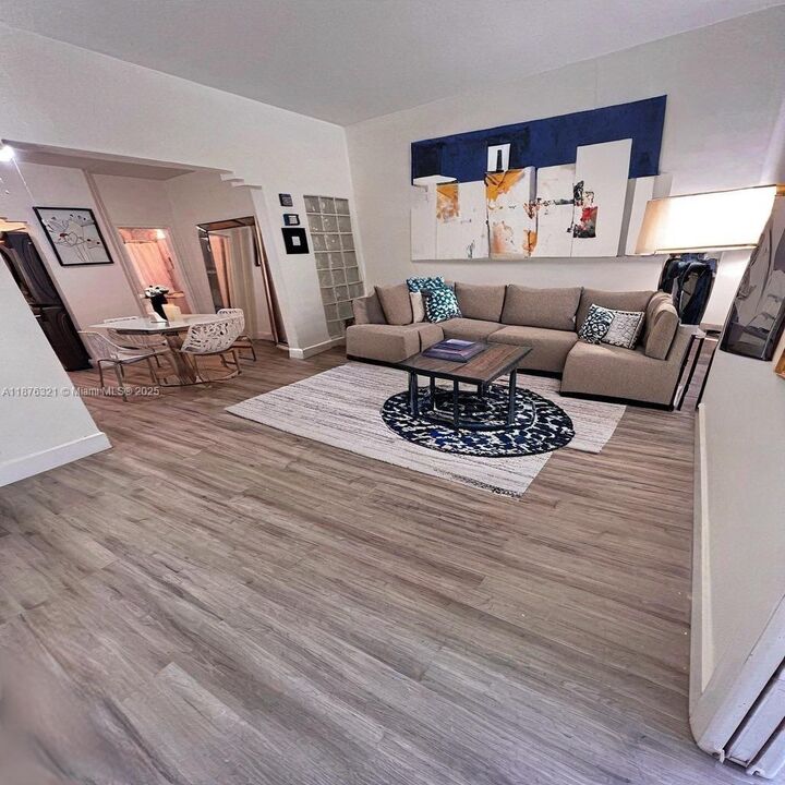 Property Photo:  730 12th St 9  FL 33139 