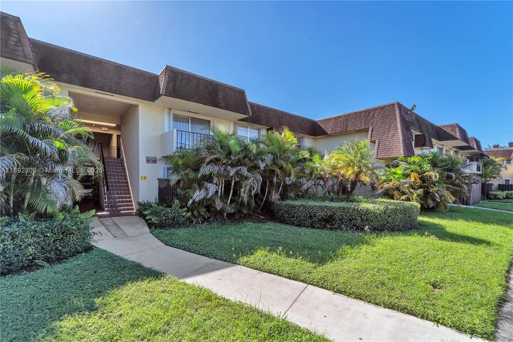 Property Photo: 13705 SW 91st Ct C FL 33176