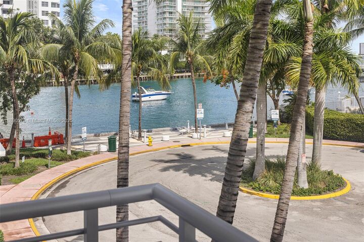 Property Photo:  1450 Lincoln Rd 304  FL 33139 