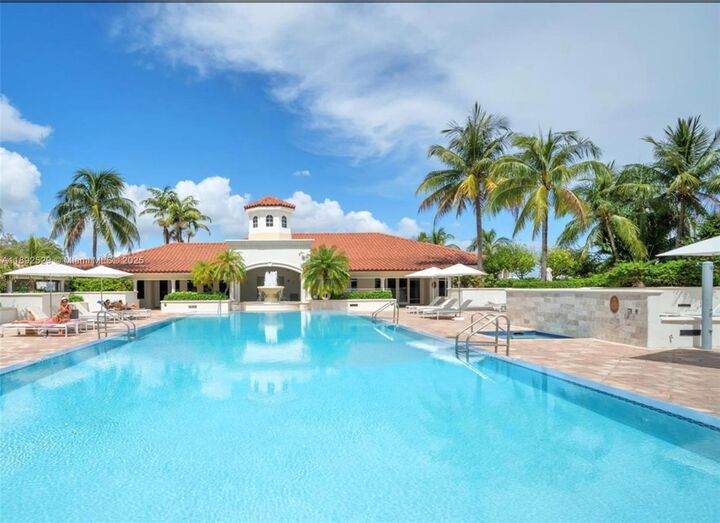 Property Photo: 20000 E Country Club Dr Ph01 FL 33180