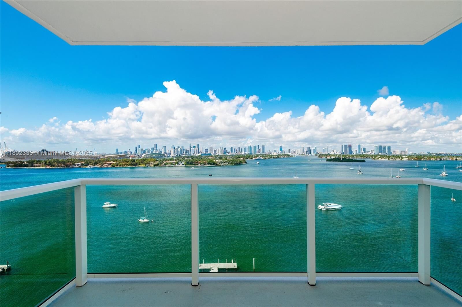 Property Photo:  1000 West Ave 1517  FL 33139 