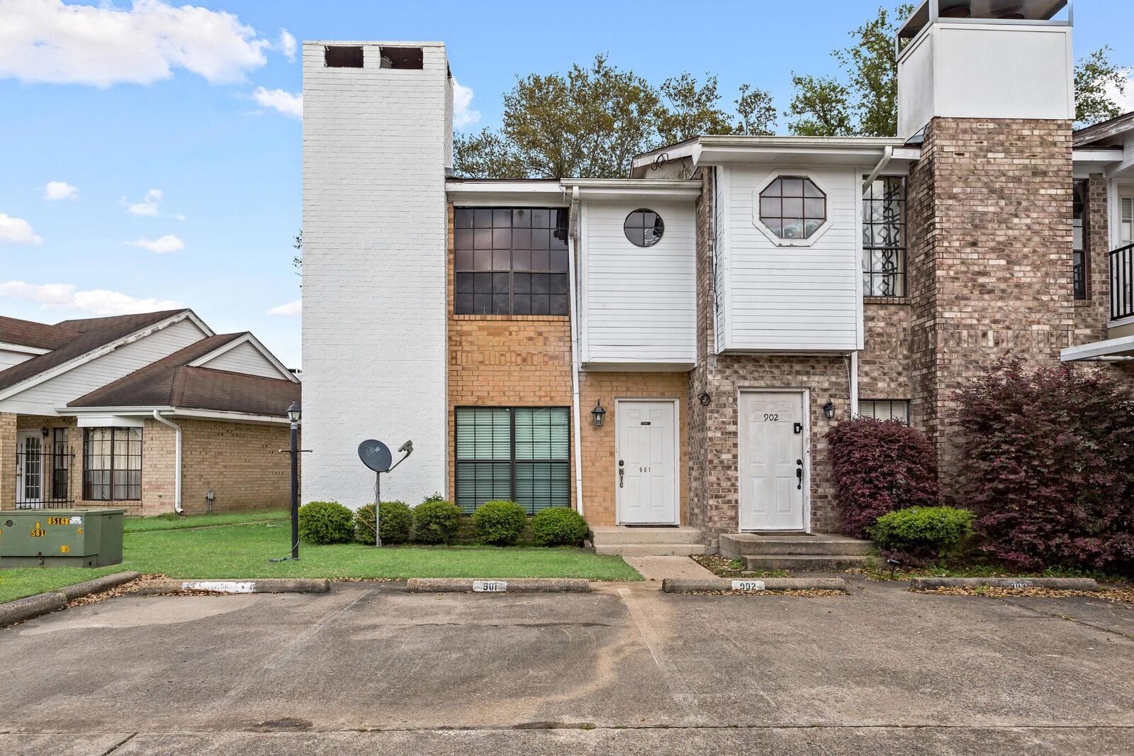 Property Photo:  1620 Wellington#901  TX 77706 