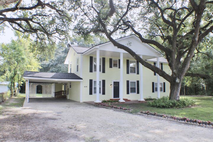 Property Photo:  410 Belvedere  TX 77706 