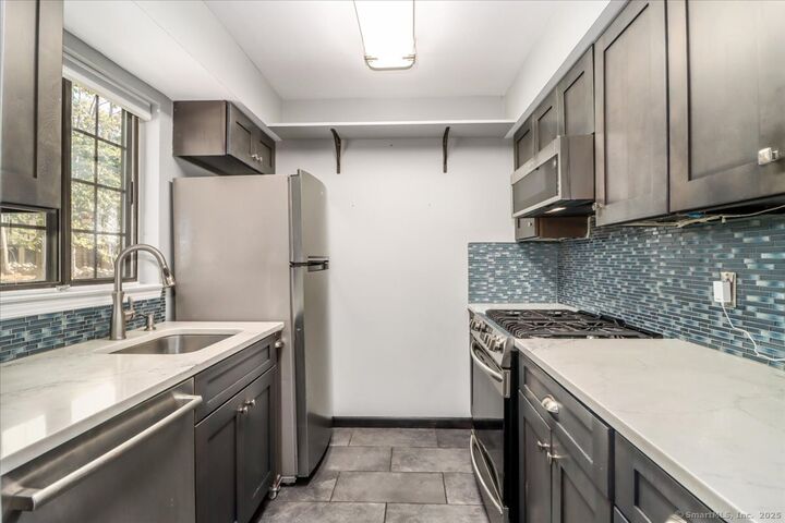 Property Photo: 21 Andover Court 21 CT 06804