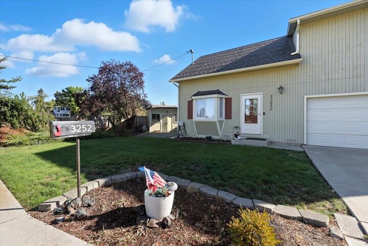 Property Photo: 3250 - 3252 N Ash Pl WA 99205