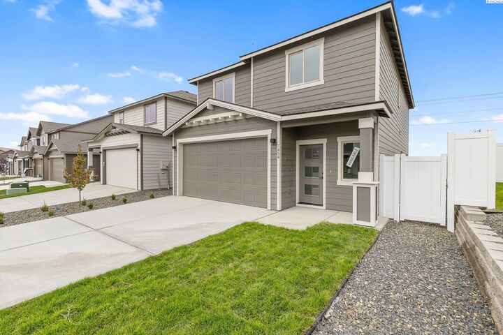 Property Photo: 7454 Grapevine Ct WA 99353