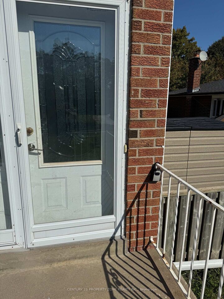 Photo de la propriété: 78 Marchbank Crescent ON L6S 3B1