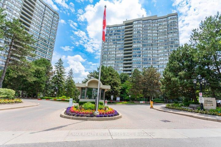 Property Photo: 24 Hanover Road 309 ON L6S 5K8
