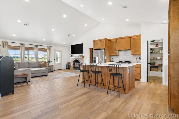 Property Photo: 10585 N 20th Street OK 74467
