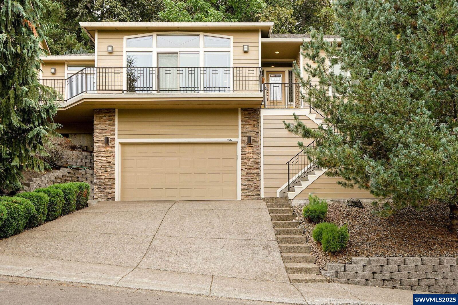 Property Photo:  408 La Cresta Dr  OR 97306 