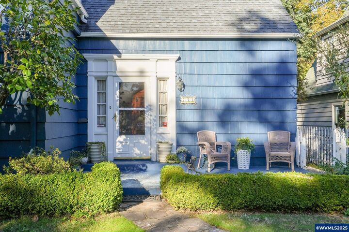 Property Photo: 735 Church St SE OR 97301