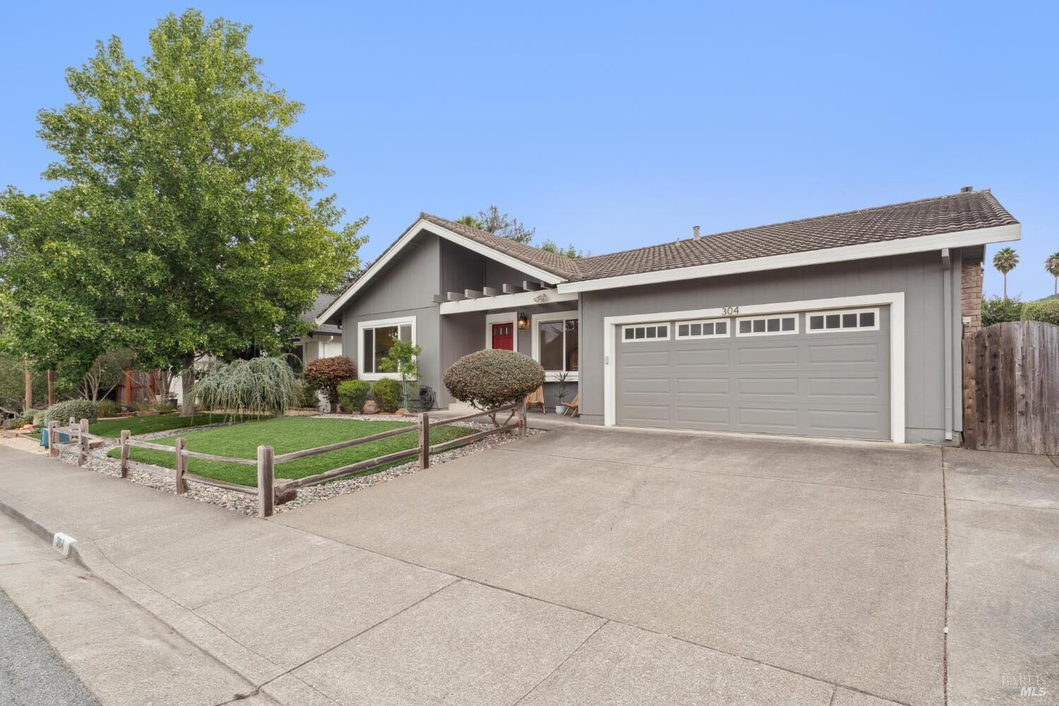 Property Photo: 304 Parkview Court CA 94952