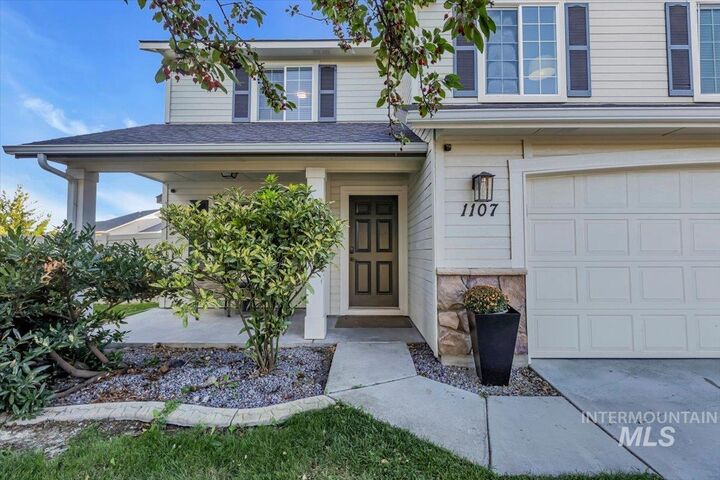 Property Photo:  1107 E Pisa Street  ID 83642 