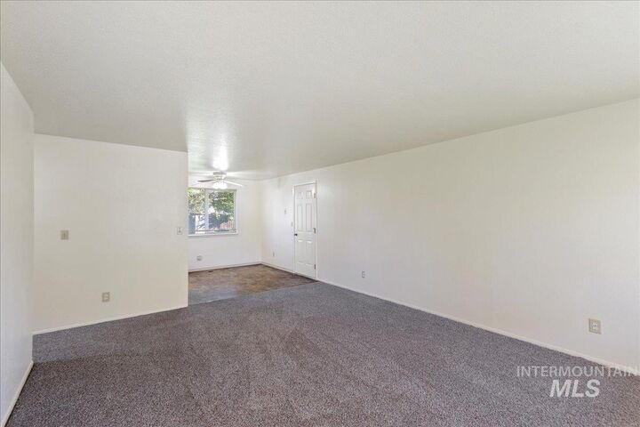 Property Photo: 1338 W Carlton Ave ID 83642