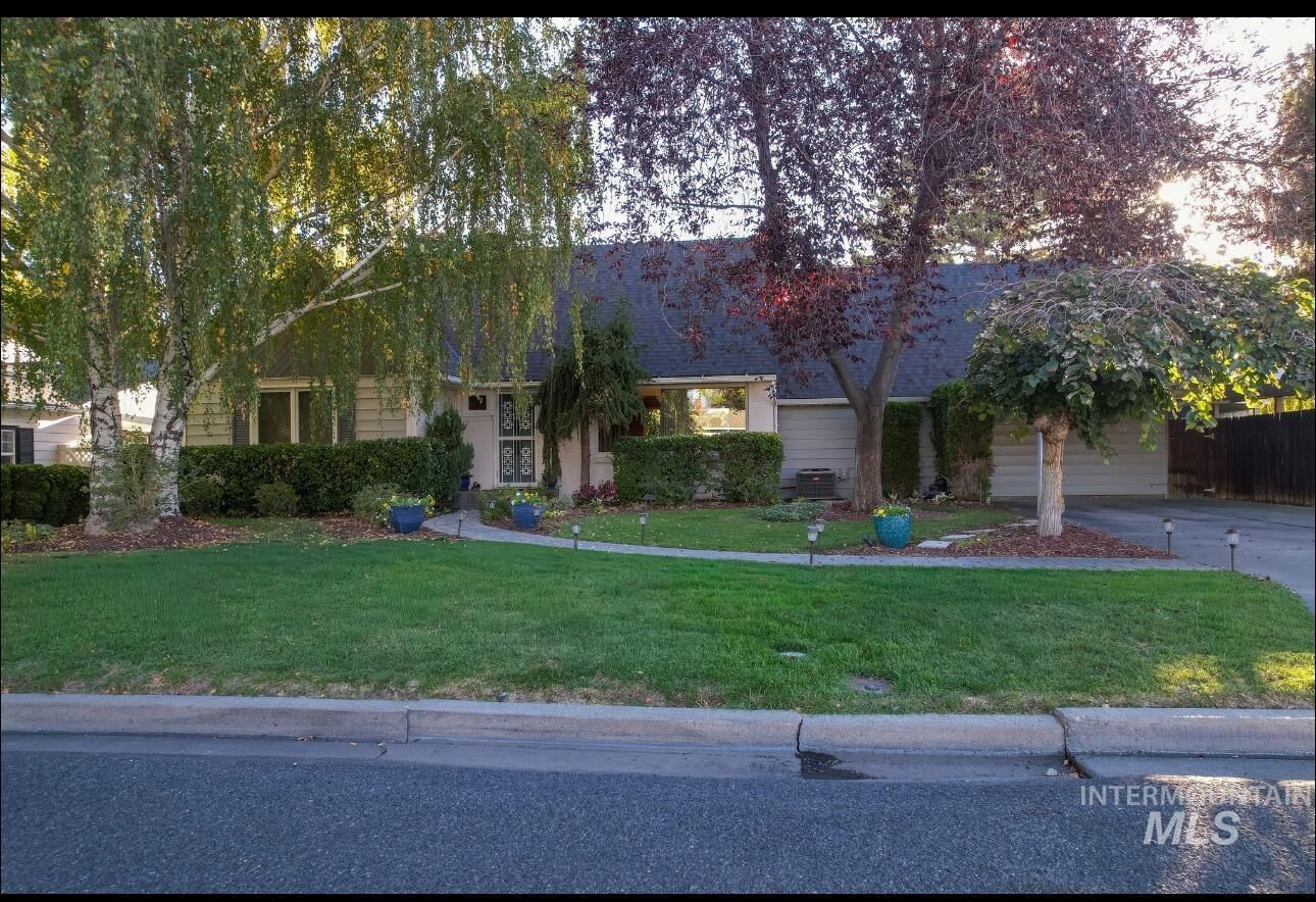 Property Photo:  532 Pierce Street  ID 83301 
