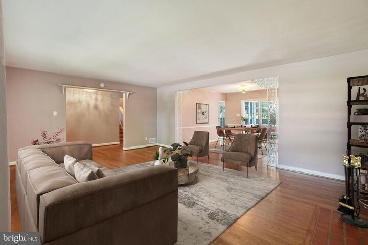 Property Photo: 1913 Courtland Road VA 22306